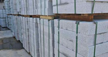 娄底芝麻白路牙石，路侧石