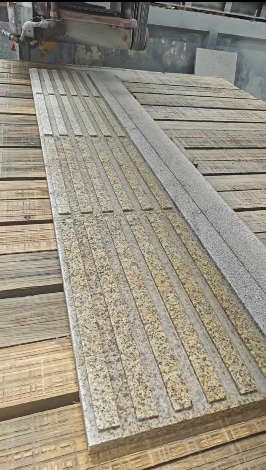 娄底黄金麻盲道石 盲条
