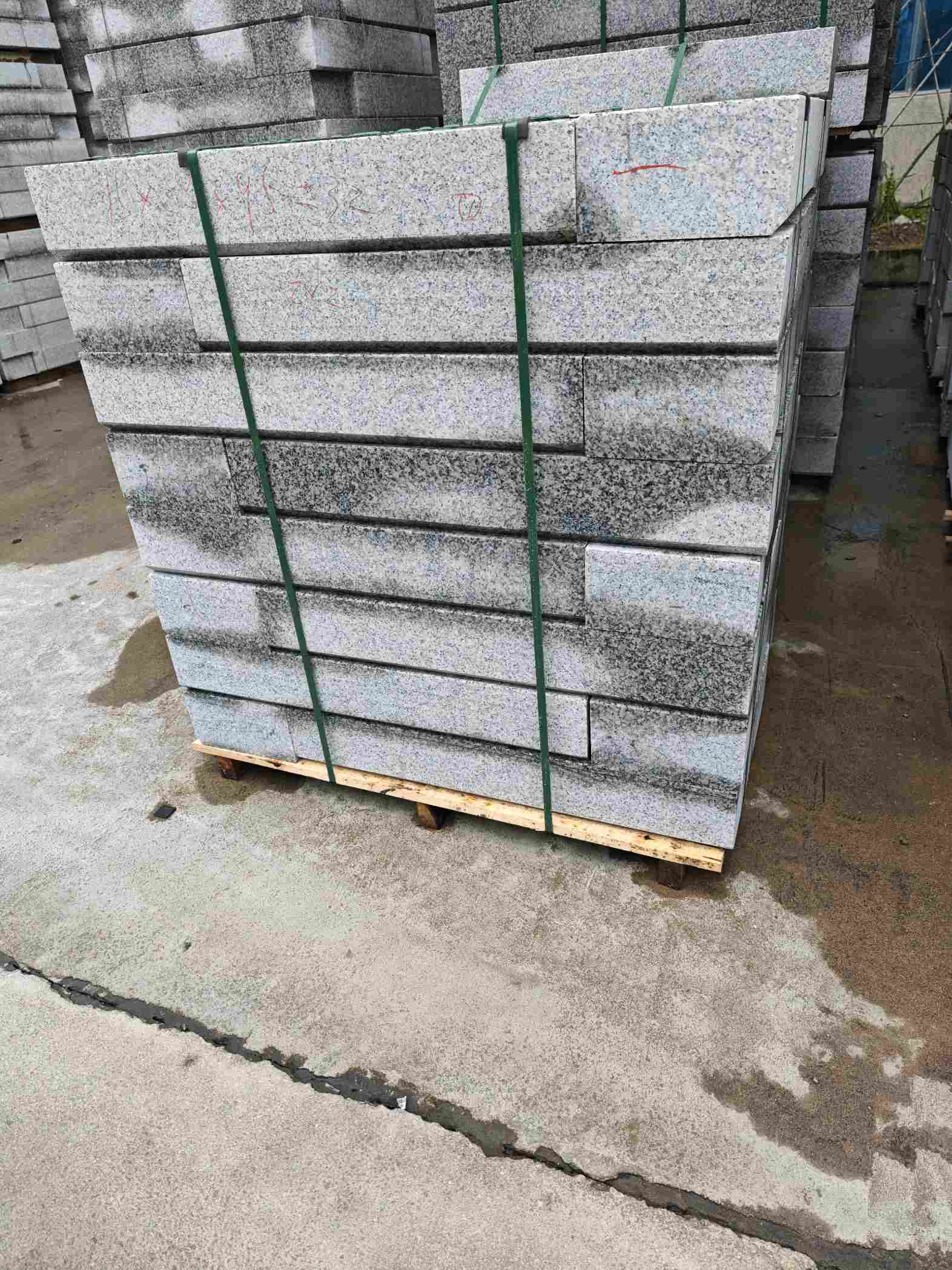 娄底芙蓉白路牙石，马路牙子