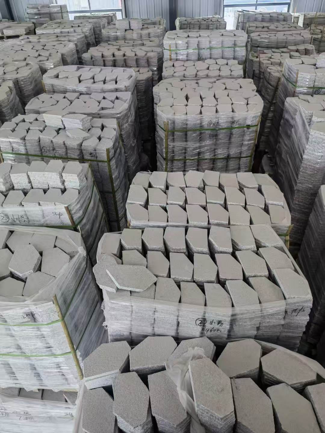 娄底芝麻白石材冰裂纹，碎拼。