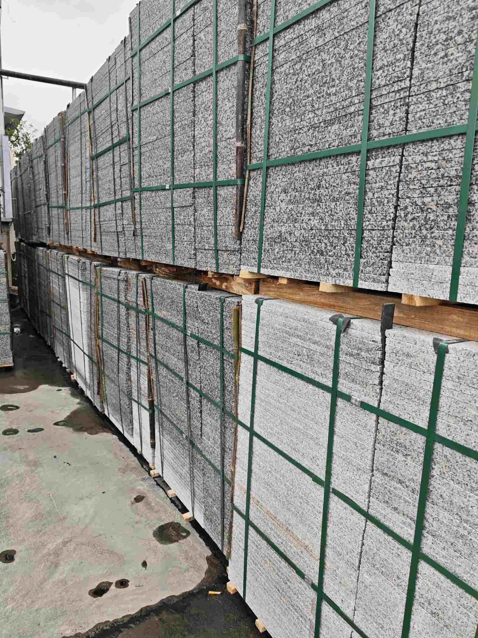 娄底芙蓉白地铺石，石材地铺石