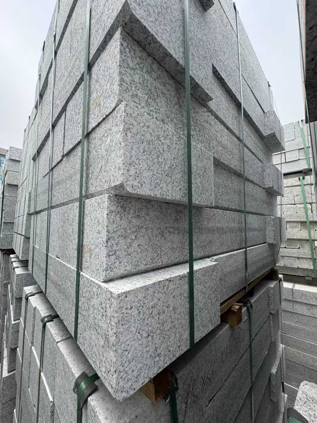 娄底芝麻白路牙石 马路牙子